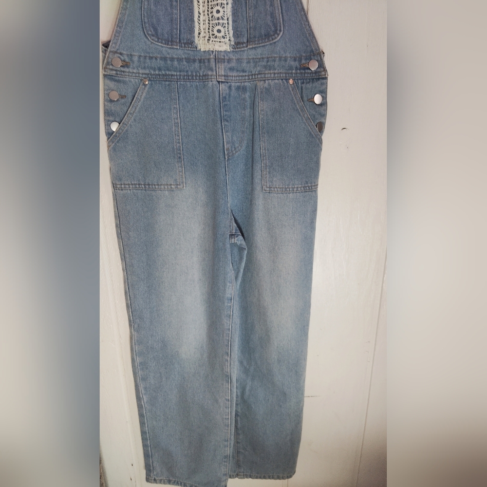 NWT!! POL, Chic Overalls with Embroidery Detail. Size M - Picture 6 of 12